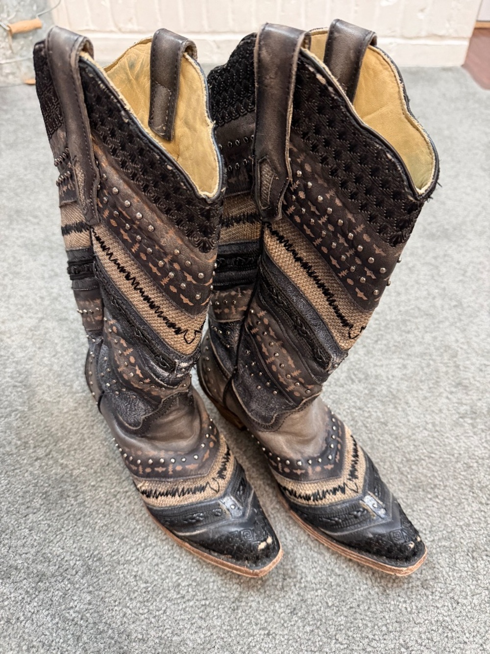 Corral A3355 Antonia Snip Toe Studded Leather Western Boots Women’s 7 M